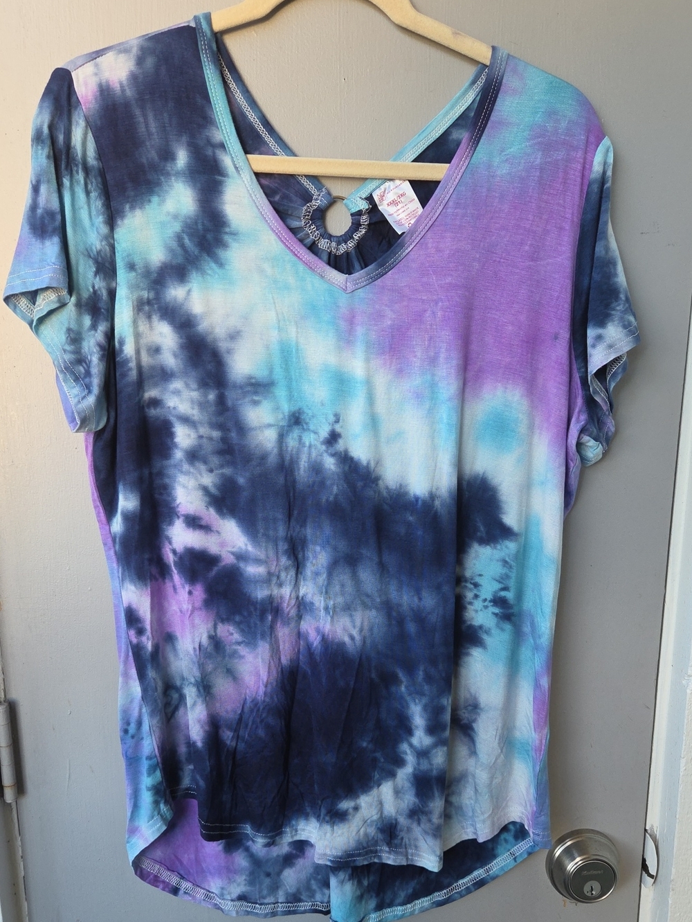 No Boundaries Tie-Dye V-Neck Short Sleeve Top - Purple & Blue